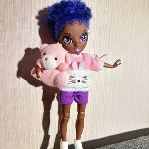 Rainbow High Fashion Doll Junior High Krystal Bailey with Pink Teddy Bear